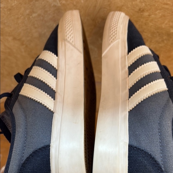 Adidas Adi-ease J Boys Sneakers Style : Ee6125; SZ: 3.5 EUC - Picture 4 of 9